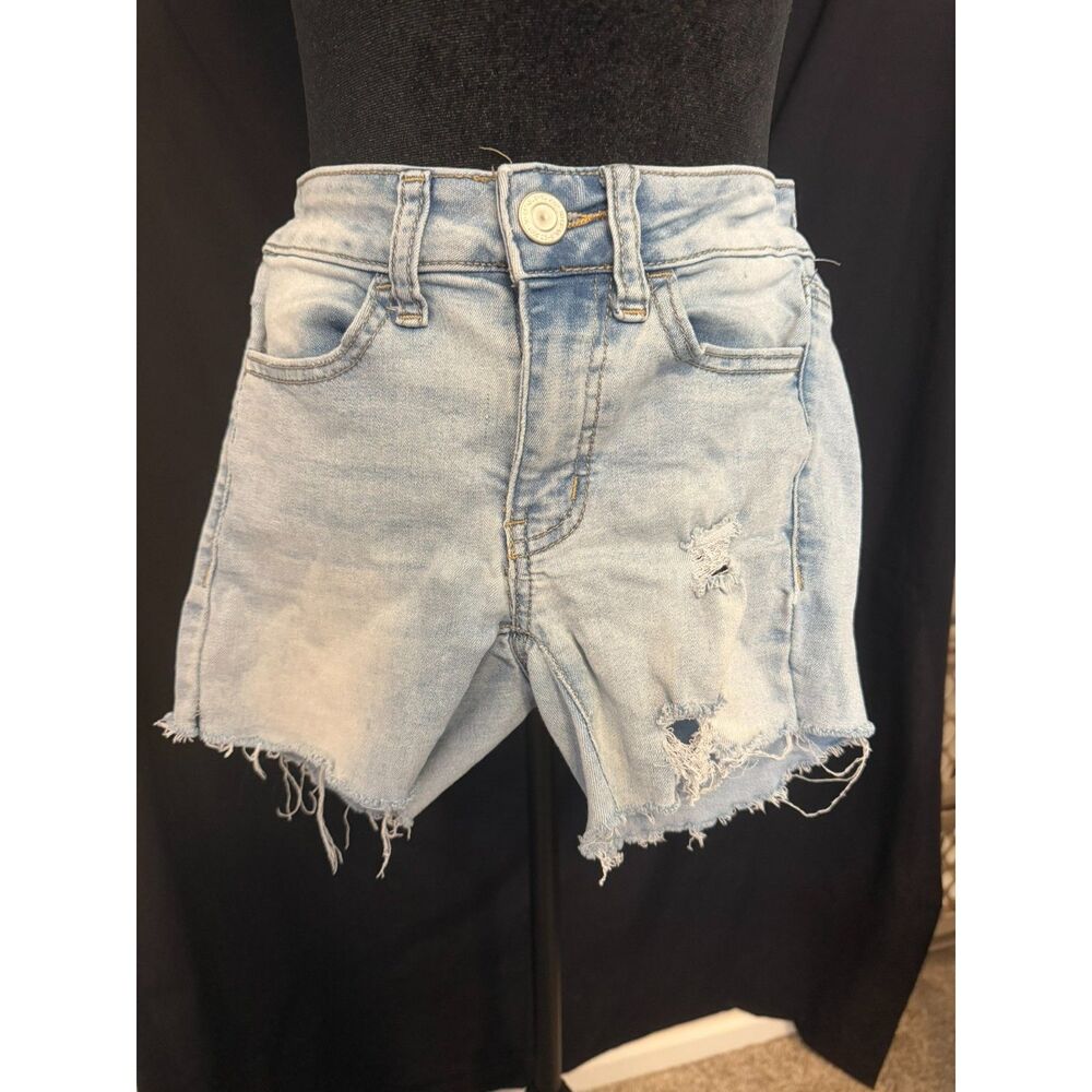 #261 - Kohl's SO Girls Shorts Size 0/24W Lt Denim Wash Midi and Stretchy